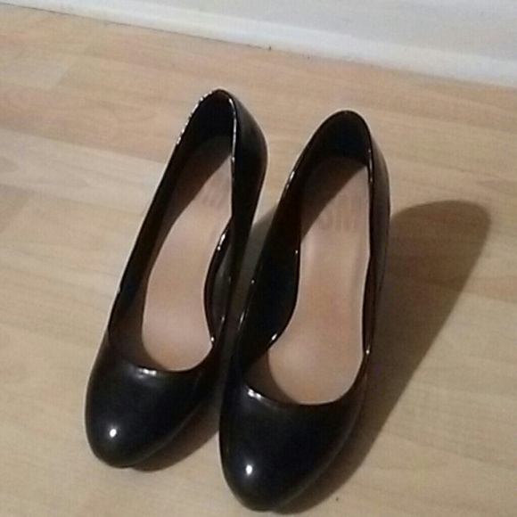 SM Black Pumps - Picture 4 of 4